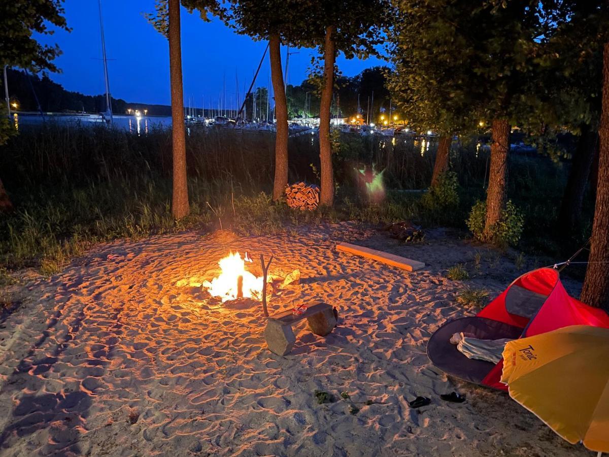 Xoxo Lake House Gizycko Bagian luar foto
