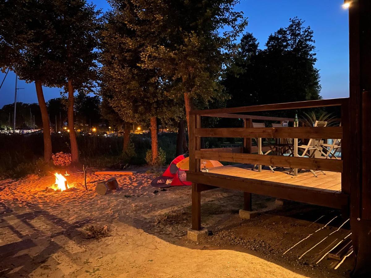 Xoxo Lake House Gizycko Bagian luar foto