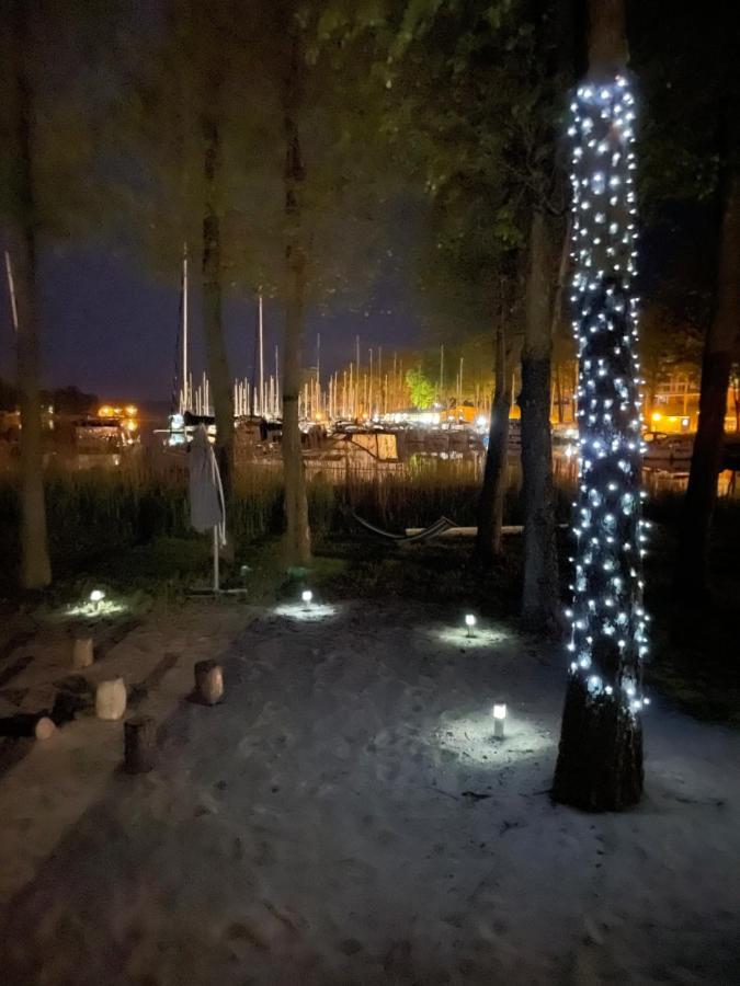 Xoxo Lake House Gizycko Bagian luar foto